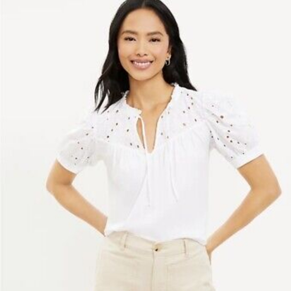 NWOT Chelsea And Theodore SAKS 5th White Eyelet Sleeve Women's Tee Top Size XS